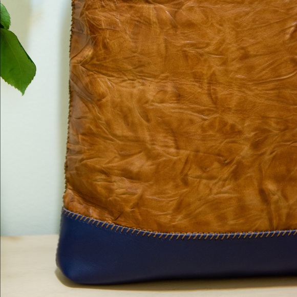 Handmade leather bag - Picture 3 of 3